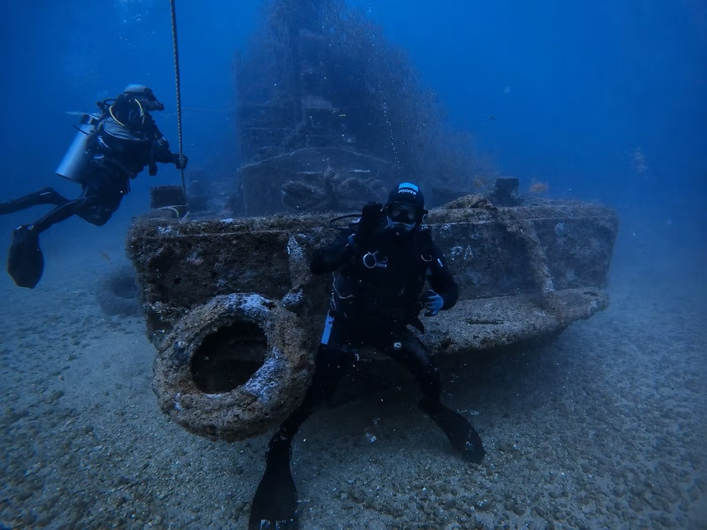 Estrutura preservada do rebocador Oceano em Guarapari